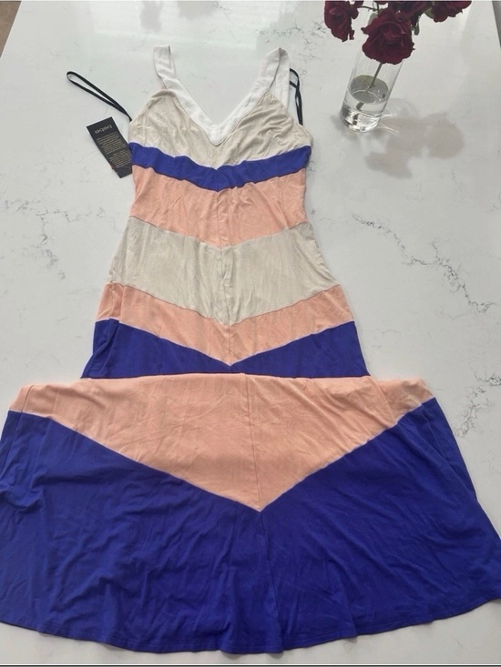 bebe Dresses & Skirts - Bebe NWT Colorblock Chevron Maxi Dress Size M Blue Pink White Sleeveless Summer